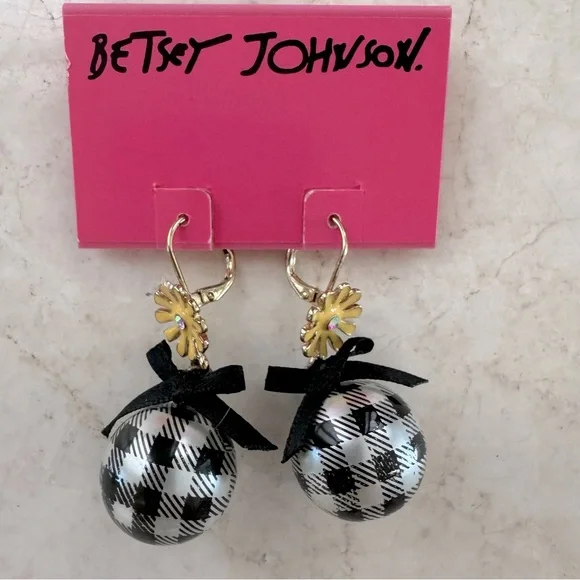 Betsey Johnson plaid pearl dangle earrings - Picture 1 of 2